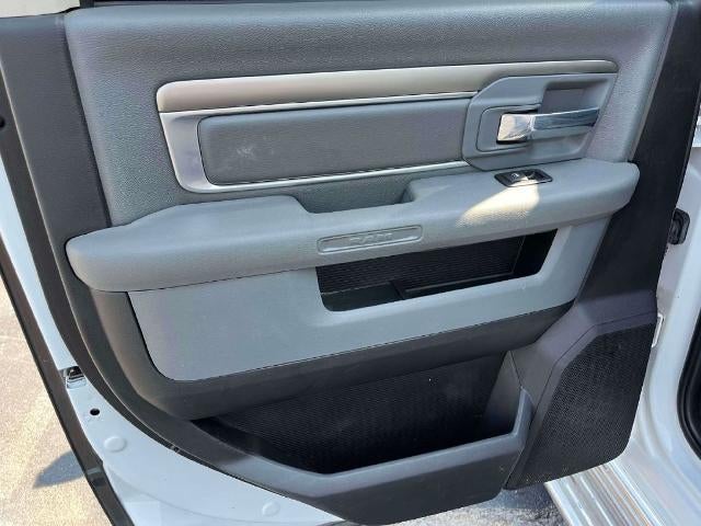 2016 RAM 1500 4WD Crew Cab 5.7 Ft Box Big Horn