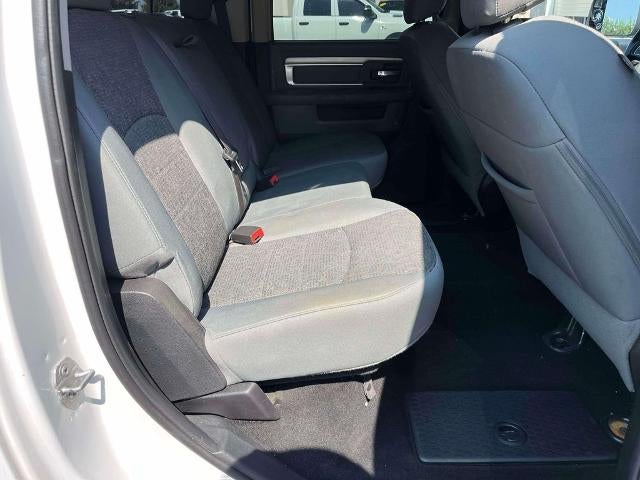 2016 RAM 1500 4WD Crew Cab 5.7 Ft Box Big Horn