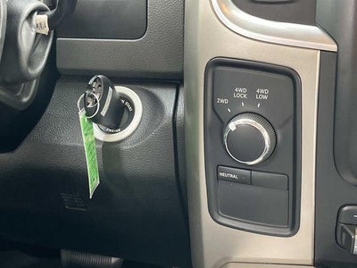 2014 RAM 2500 4WD Crew Cab 6.4 Ft Box SLT