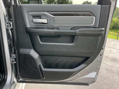 2022 RAM 2500 Big Horn 4x4 Crew Cab 6'4" Box