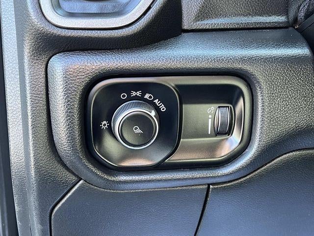 2022 RAM 2500 Tradesman 4x4 Crew Cab 8' Box
