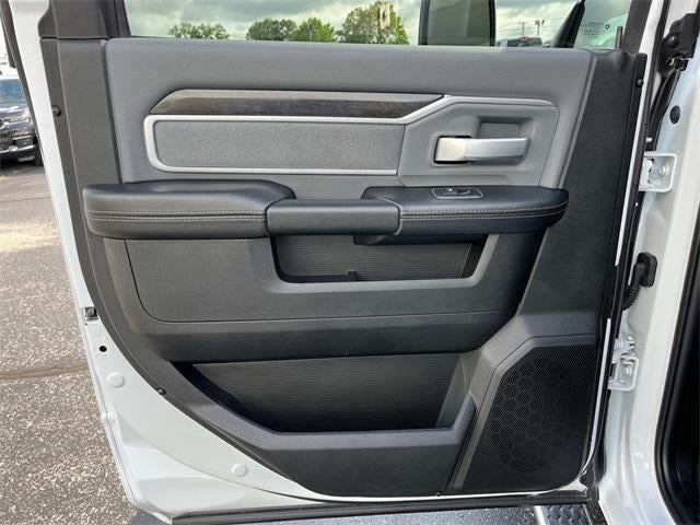 2023 RAM 4500 Chassis Cab SLT 4x4 Crew Cab 60" CA 173.4" WB