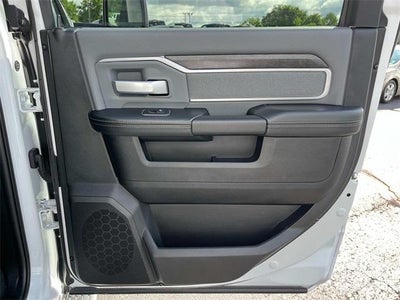 2023 RAM 4500 Chassis Cab SLT 4x4 Crew Cab 60" CA 173.4" WB