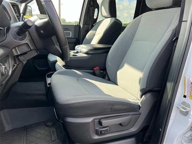 2023 RAM 4500 Chassis Cab SLT 4x4 Crew Cab 60" CA 173.4" WB