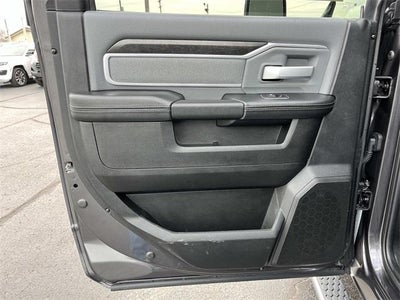 2023 RAM 4500 Chassis Cab SLT 4x4 Crew Cab 60" CA 173.4" WB