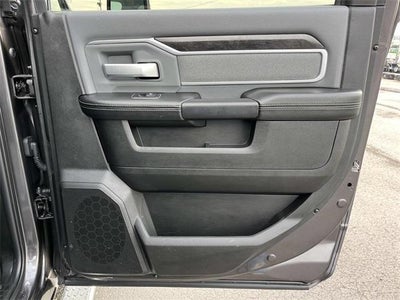 2023 RAM 4500 Chassis Cab SLT 4x4 Crew Cab 60" CA 173.4" WB