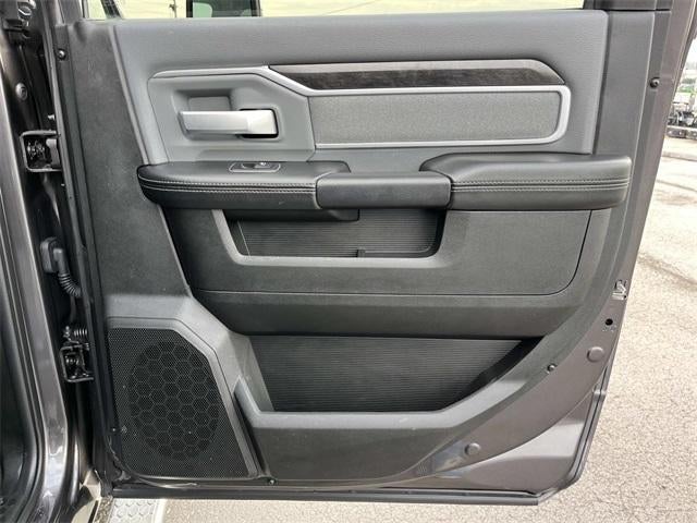 2023 RAM 4500 Chassis Cab SLT 4x4 Crew Cab 60" CA 173.4" WB