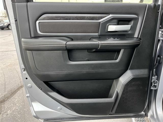 2024 RAM 4500 Chassis Cab SLT 4x4 Crew Cab 60" CA 173.4" WB