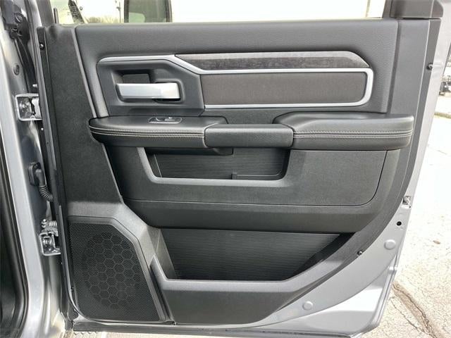 2024 RAM 4500 Chassis Cab SLT 4x4 Crew Cab 60" CA 173.4" WB