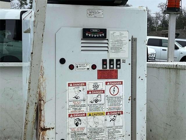 2017 RAM 5500 Chassis Cab Tradesman 4x2 Reg Cab 84" CA 168.5" WB