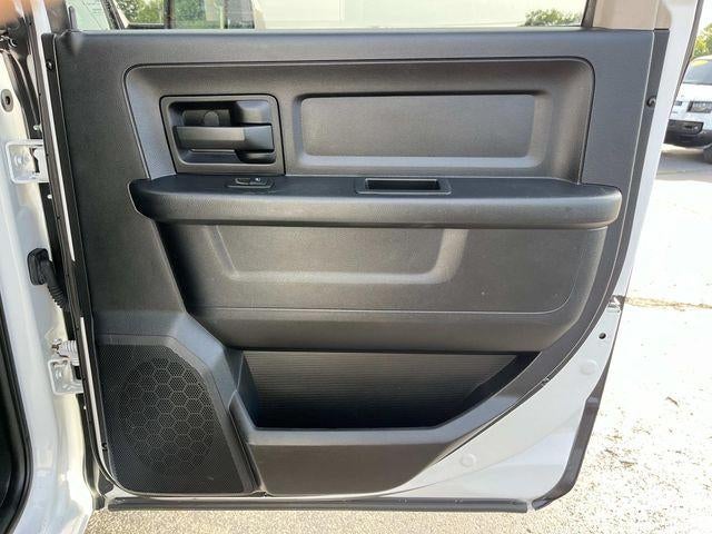 2014 RAM 3500 2WD Crew Cab 172" WB 60" CA Tradesman