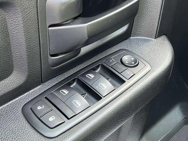 2014 RAM 3500 2WD Crew Cab 172" WB 60" CA Tradesman
