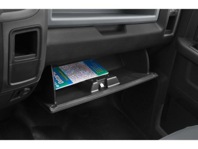 2014 RAM 3500 2WD Crew Cab 172" WB 60" CA Tradesman