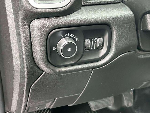 2020 RAM 3500 Chassis Cab SLT 4WD Reg Cab 60" CA 143.5" WB