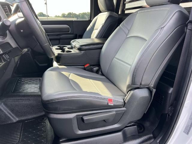 2025 RAM 3500 Chassis Cab Tradesman 4WD Reg Cab 60" CA 143.5" WB