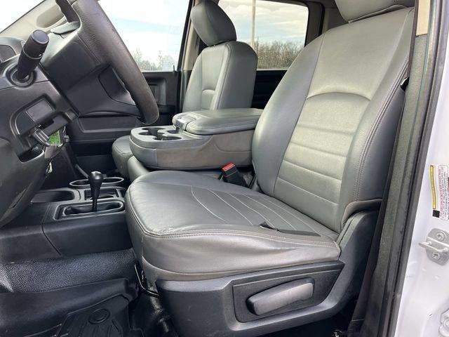 2018 RAM 3500 Chassis Cab Tradesman 4WD Crew Cab 60" CA 172.4" WB