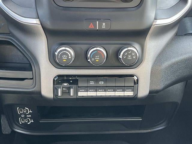 2024 RAM 3500 Chassis Cab SLT 4WD Crew Cab 60" CA 172.4" WB
