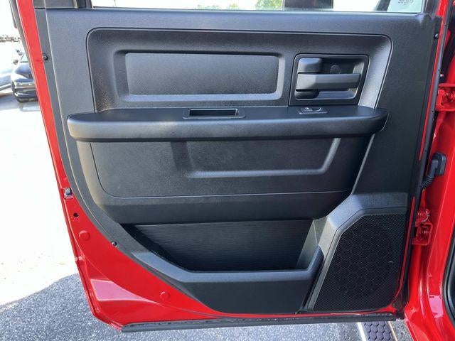 2024 RAM 3500 Chassis Cab Tradesman 4WD Crew Cab 60" CA 172.4" WB