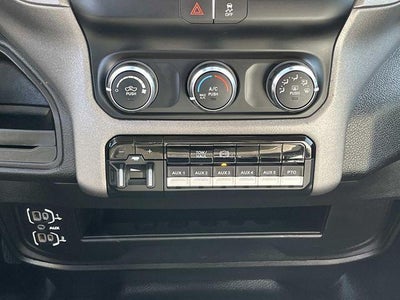 2019 RAM 3500 Chassis Cab Tradesman 4WD Crew Cab 60" CA 172.4" WB