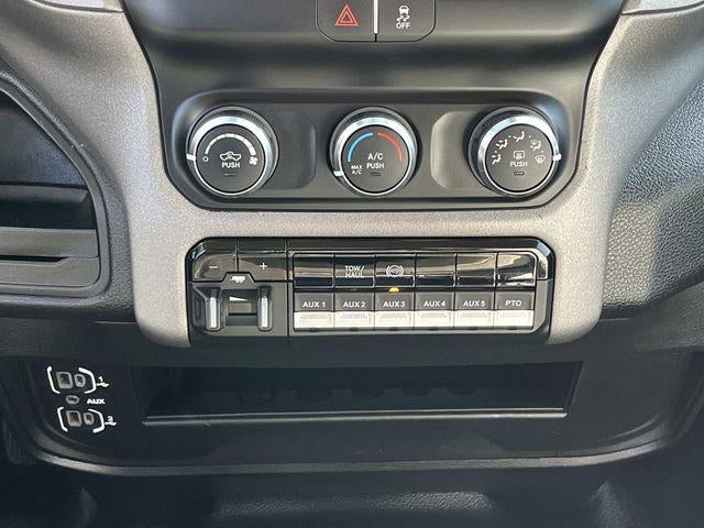 2019 RAM 3500 Chassis Cab Tradesman 4WD Crew Cab 60" CA 172.4" WB