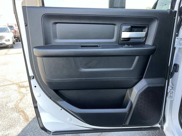 2019 RAM 3500 Chassis Cab Tradesman 4WD Crew Cab 60" CA 172.4" WB