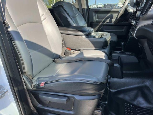 2019 RAM 3500 Chassis Cab Tradesman 4WD Crew Cab 60" CA 172.4" WB