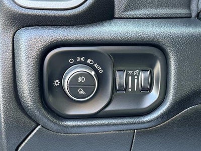 2019 RAM 3500 Chassis Cab Tradesman 4WD Crew Cab 60" CA 172.4" WB