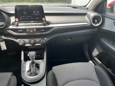 2024 Kia Forte LXS IVT