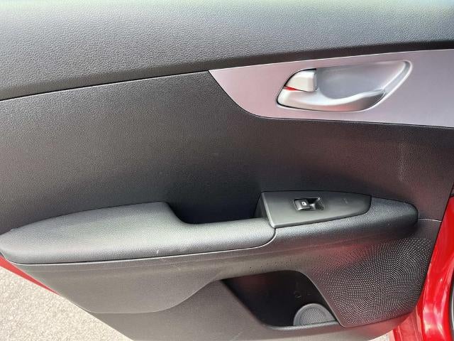 2024 Kia Forte LXS IVT