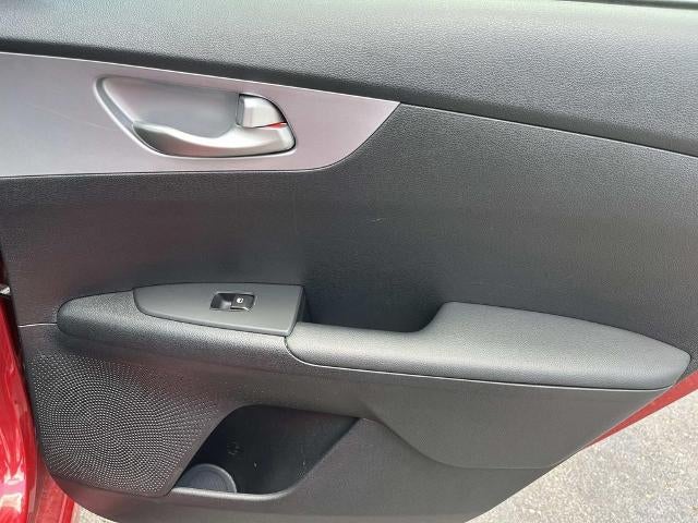 2024 Kia Forte LXS IVT