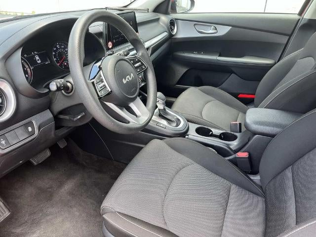 2024 Kia Forte LXS IVT