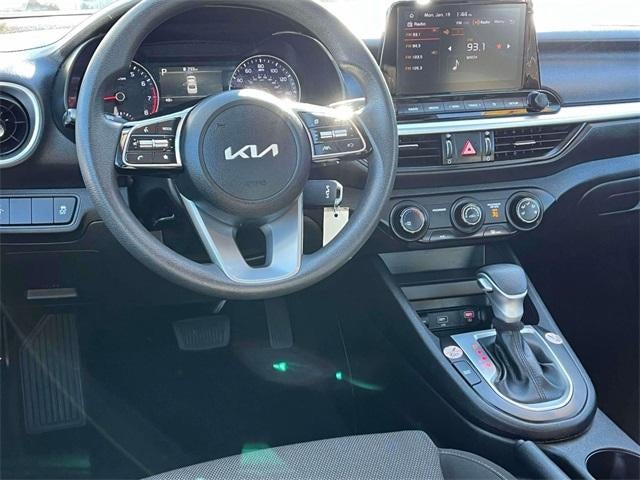 2024 Kia Forte LXS IVT