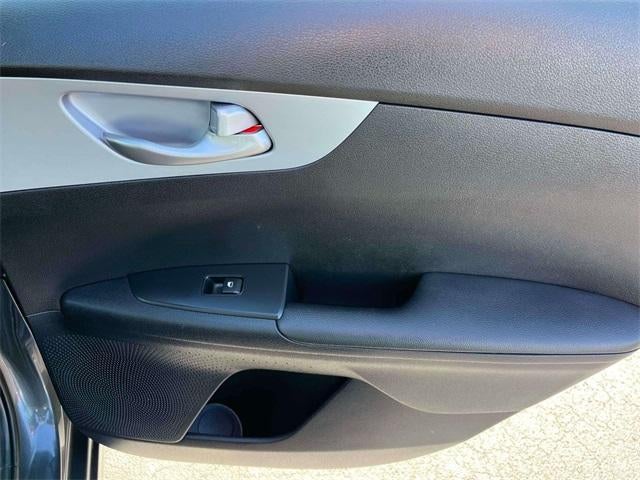 2024 Kia Forte LXS IVT