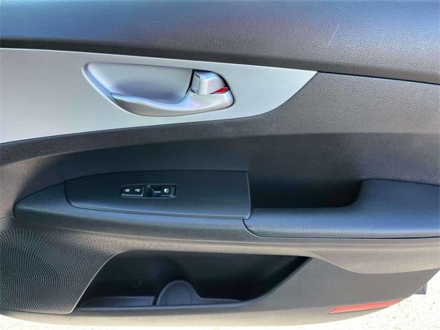 2024 Kia Forte LXS IVT