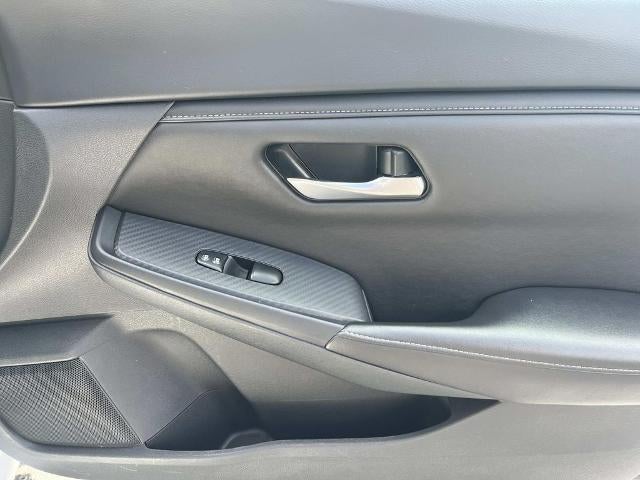 2024 Nissan Sentra SV CVT