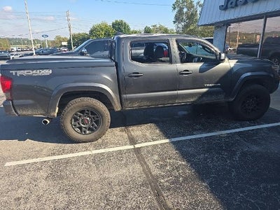 2016 Toyota Tacoma 4WD Double Cab Short Bed V6 Automatic TRD Sport (Natl)