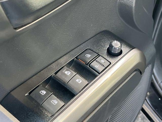 2023 Toyota Tacoma 4WD 4WD SR5 Double Cab 5' Bed V6 AT (GS)