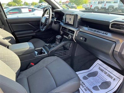 2024 Toyota Tacoma 4WD 4WD SR5 Double Cab 5' Bed AT (GS)