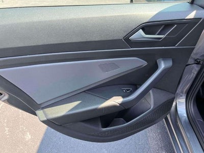 2025 Volkswagen Jetta SE Auto