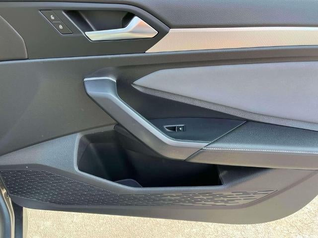 2025 Volkswagen Jetta SE Auto
