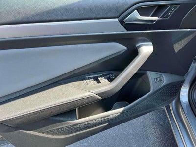 2025 Volkswagen Jetta SE Auto