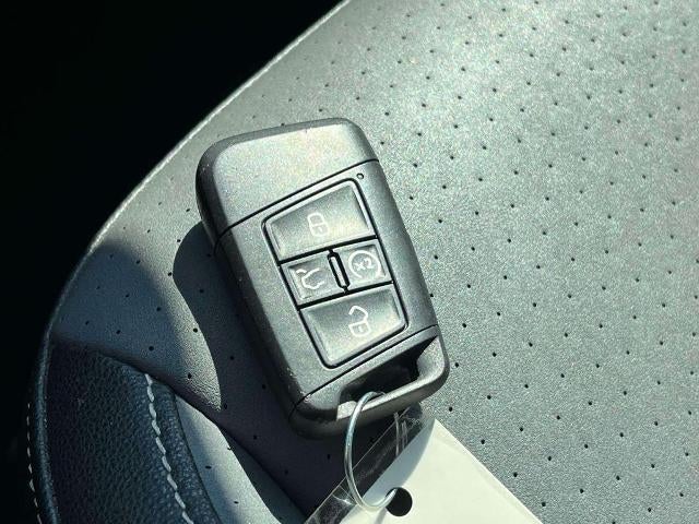 2025 Volkswagen Jetta SE Auto