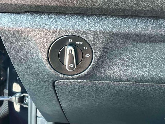 2024 Volkswagen Jetta SE Auto