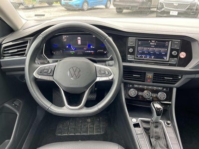2024 Volkswagen Jetta SE Auto