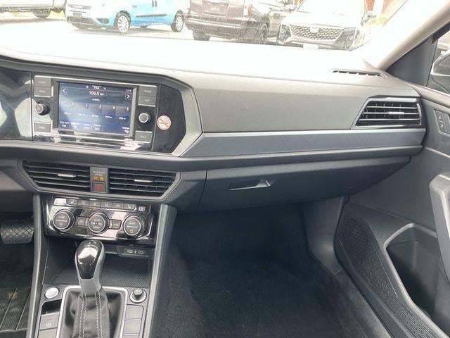 2024 Volkswagen Jetta SE Auto