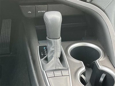 2024 Toyota Camry LE Auto (SE)