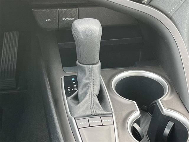 2024 Toyota Camry LE Auto (SE)