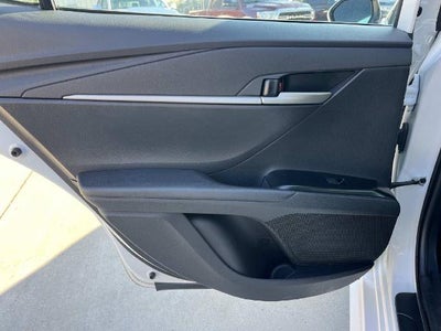 2025 Toyota Camry SE (SE)