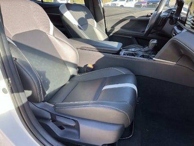 2025 Toyota Camry SE (SE)
