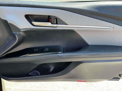 2025 Toyota Camry SE (SE)